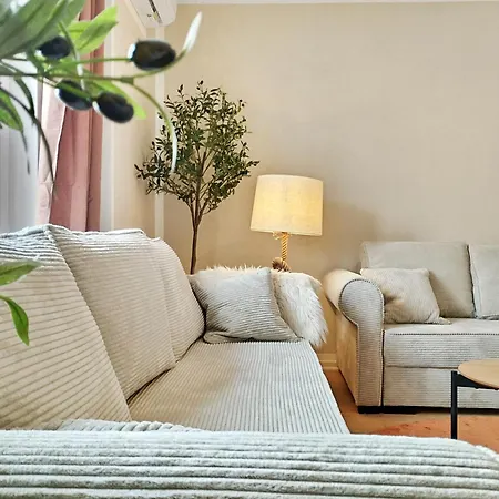 Lunaria Living I Vw Tor 17 - Gemuetlich - Office - Zentral - Parkplatz * Wolfsbourg